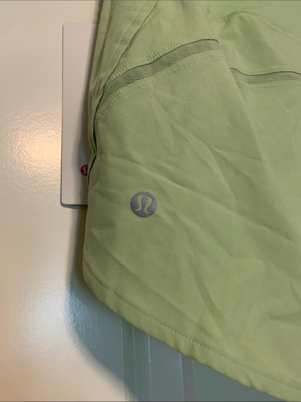 Lululemon New Style Speed Up Shorts w/ mesh vent in Lemongrass, 2.5in Sz L, NWT - Picture 6 of 6